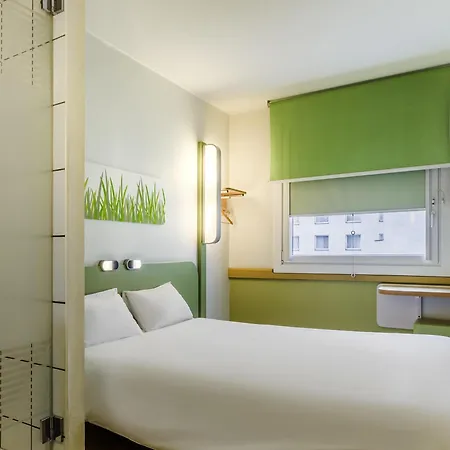 Ibis Budget West Station Hotel