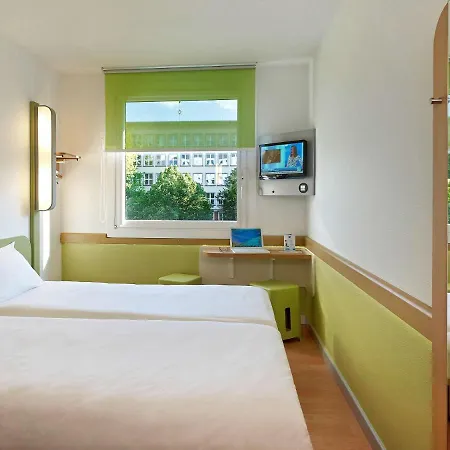 Ibis Budget Reduta فندق