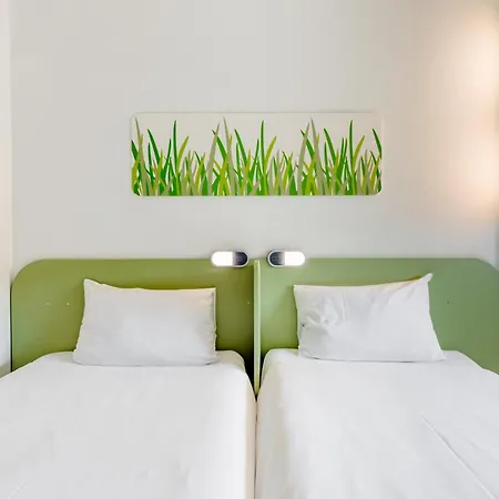 Ibis Budget West Station Otel Varşova