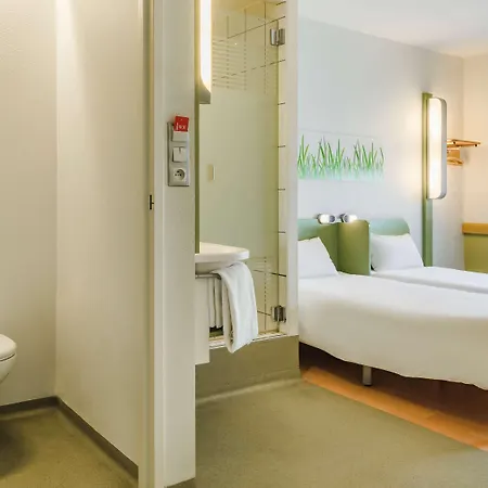 Ibis Budget West Station Otel *