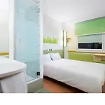 Ibis Budget West Station Варшава