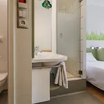 Ibis Budget West Station