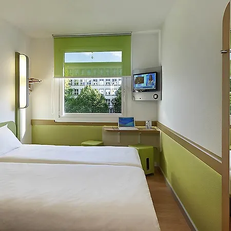 Ibis Budget West Station Hotel