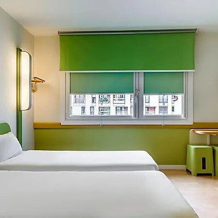 Ibis Budget West Station 酒店 *