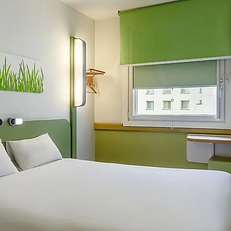 Ibis Budget West Station
