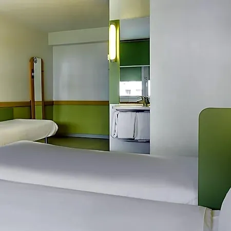 Ibis Budget West Station Hotell *