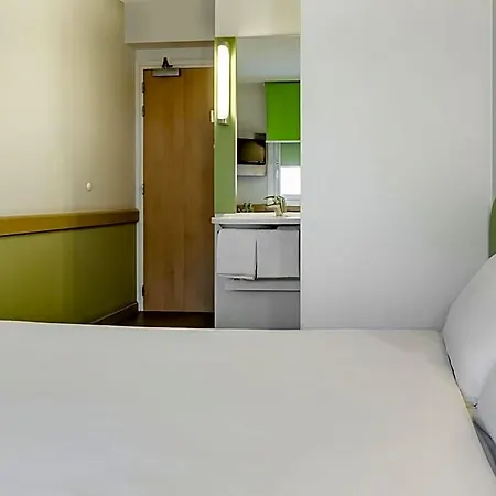 Ibis Budget West Station Warsaw