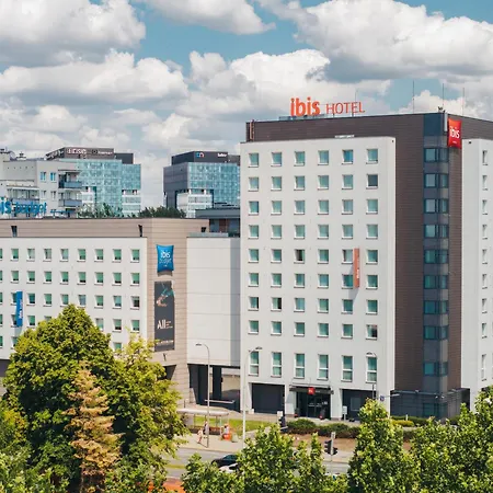 Ibis Budget West Station *