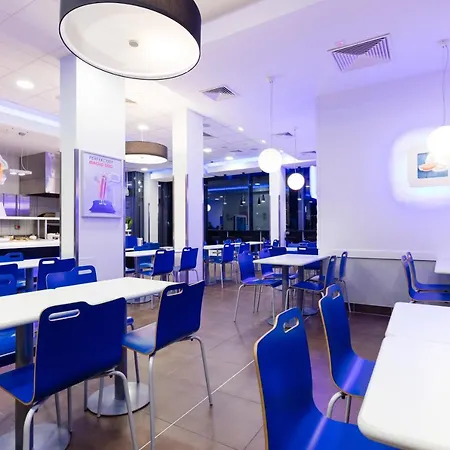 Ibis Budget West Station