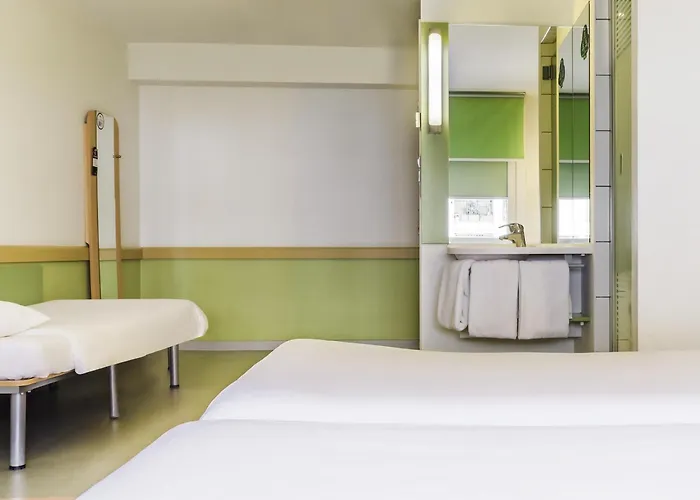 Ibis Budget West Station