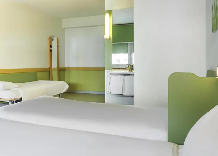 Ibis Budget West Station