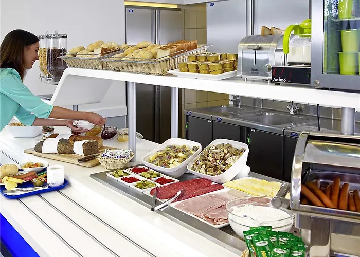 Ibis Budget West Station Hotel *