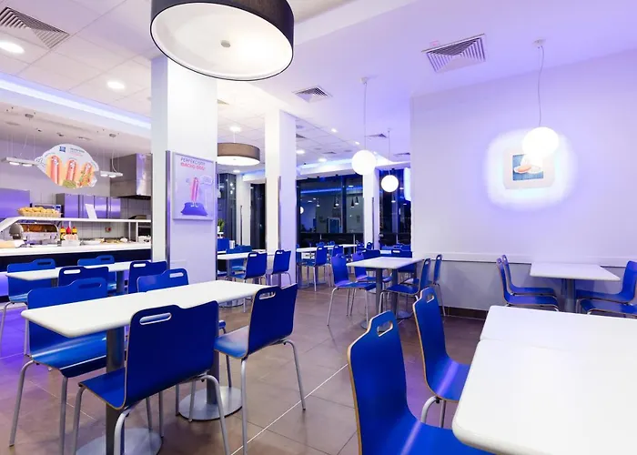 Ibis Budget West Station