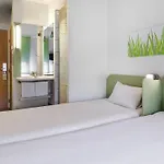 Ibis Budget West Station Hotel *