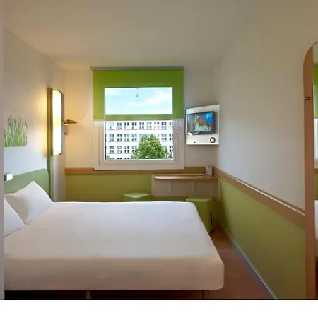 Ibis Budget West Station 호텔 *